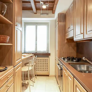 https://royal-suites-castello.italymilanhotels.net