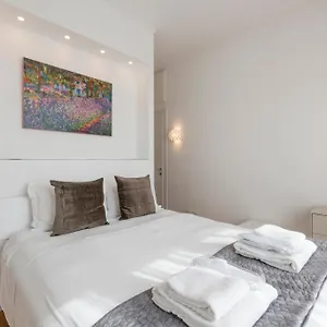 https://royal-suites-luxury-brera.italymilanhotels.net